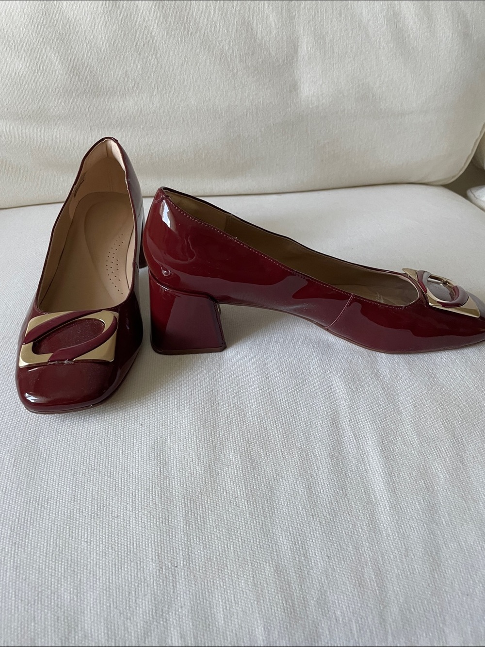 Clarks Burgundy Patent Block Heel Pumps with Gold Buckle - Picture 3 of 8